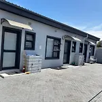 First Avenue Fully Halaal Apartment - Granny Flat