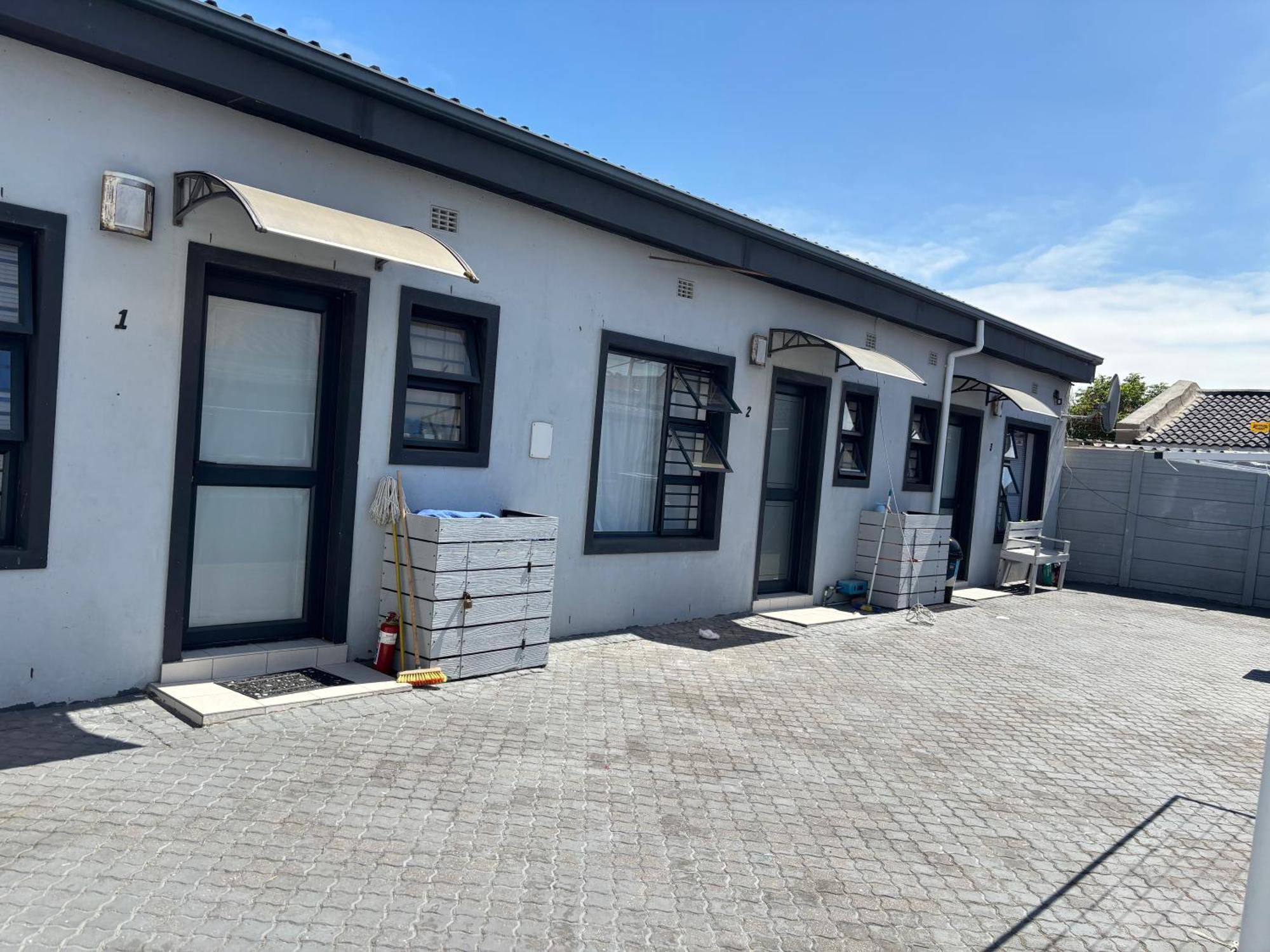 First Avenue Fully Halaal - Granny Flat *